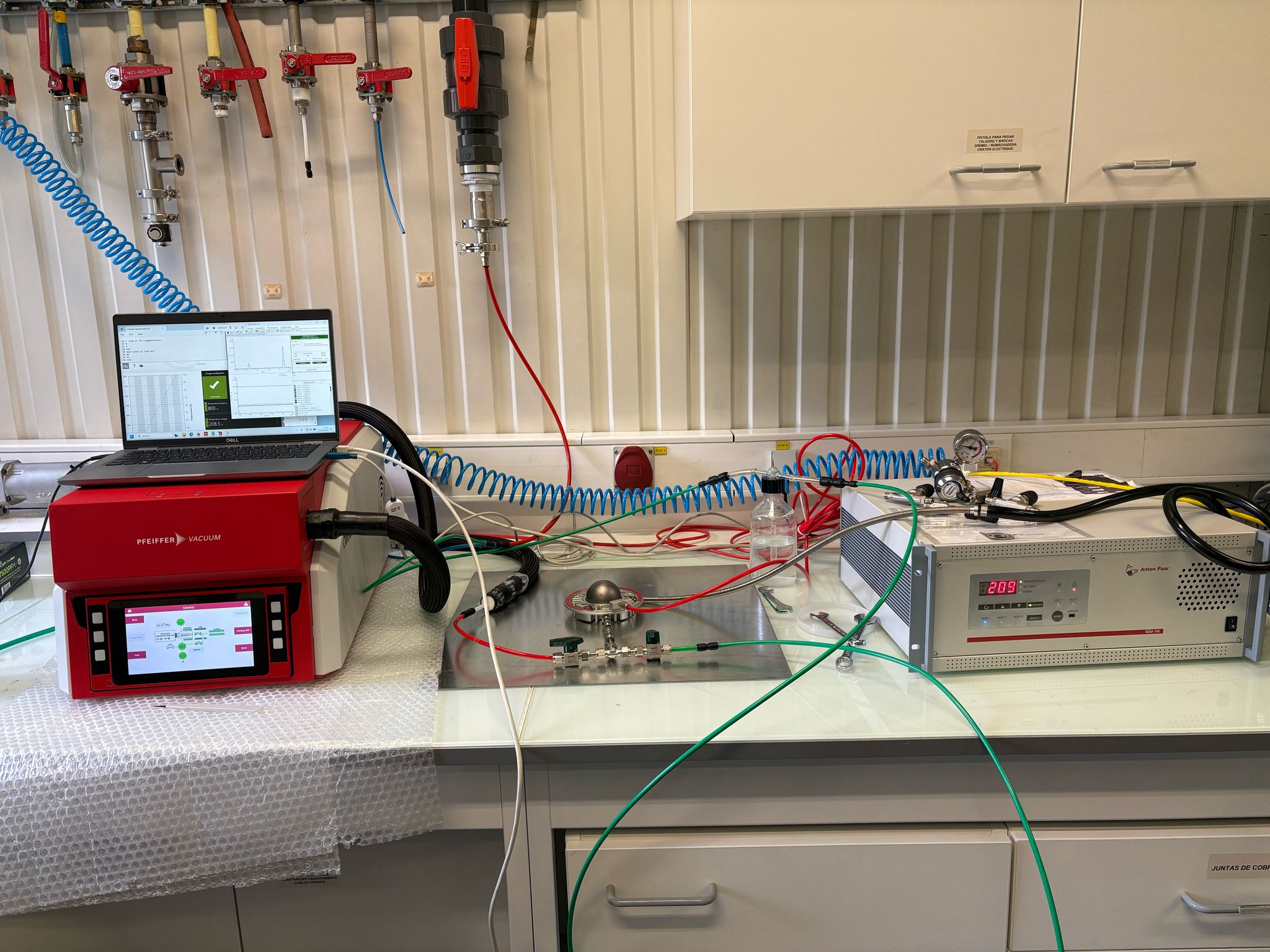 Mass spectrometer.jpg