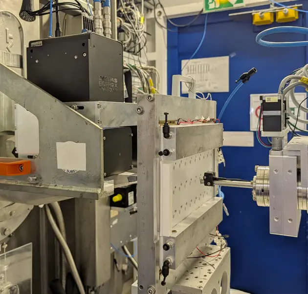 industrial-sample-changer-1.webp