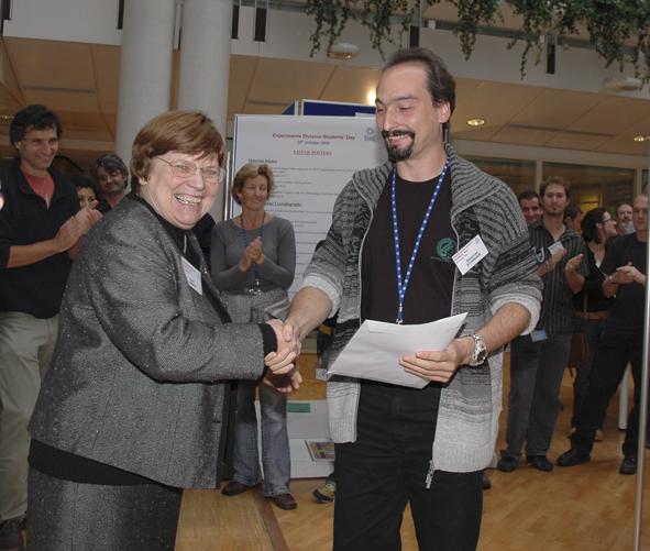 Sebastian Schroeder receives his prize.