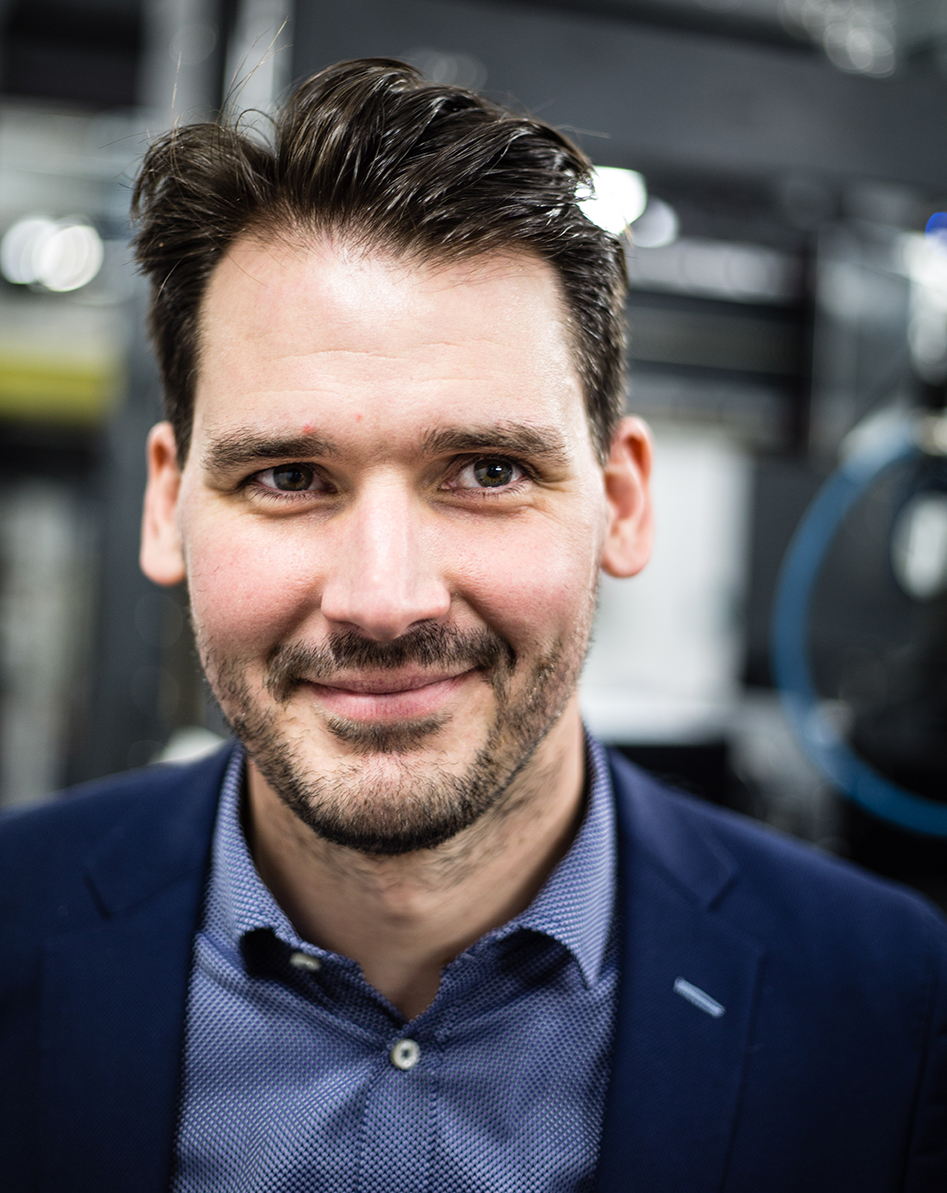 web-Hugh-Simons-17-Etienne-Bouy.jpg (Hugh Simons)