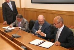 Signing the Memorandum of Understanding